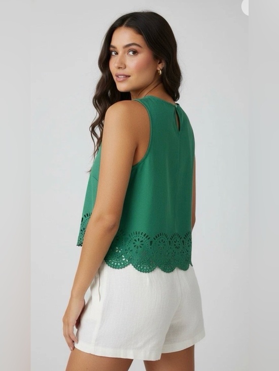 SHEIN Tops - Shein Green Lune Scallop Trim Laser Cut Crop Top - L